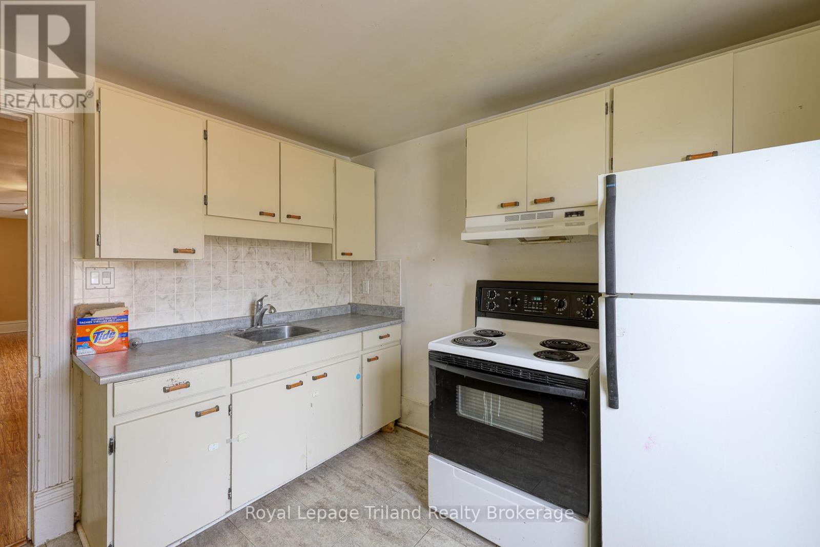 55 Oxford Street, Woodstock, Ontario N4S 6A4 - Photo 23 - X12996104