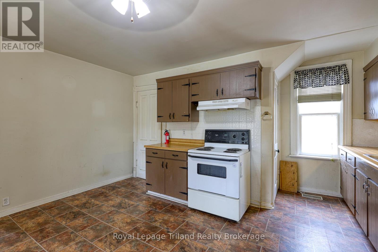 55 Oxford Street, Woodstock, Ontario N4S 6A4 - Photo 16 - X12996104