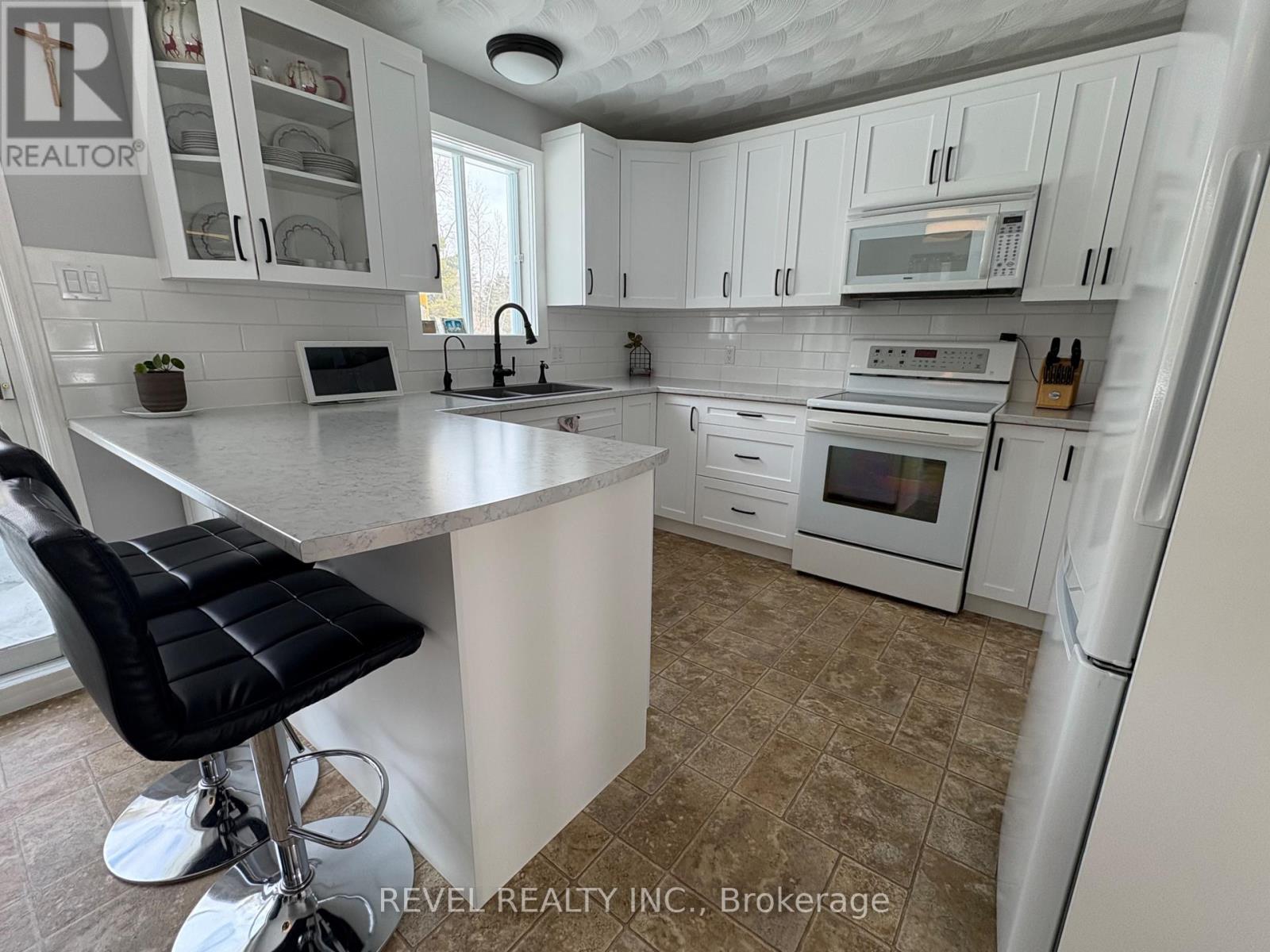 385 Nahma Road, Cochrane, Ontario  P0L 1C0 - Photo 5 - T13000344