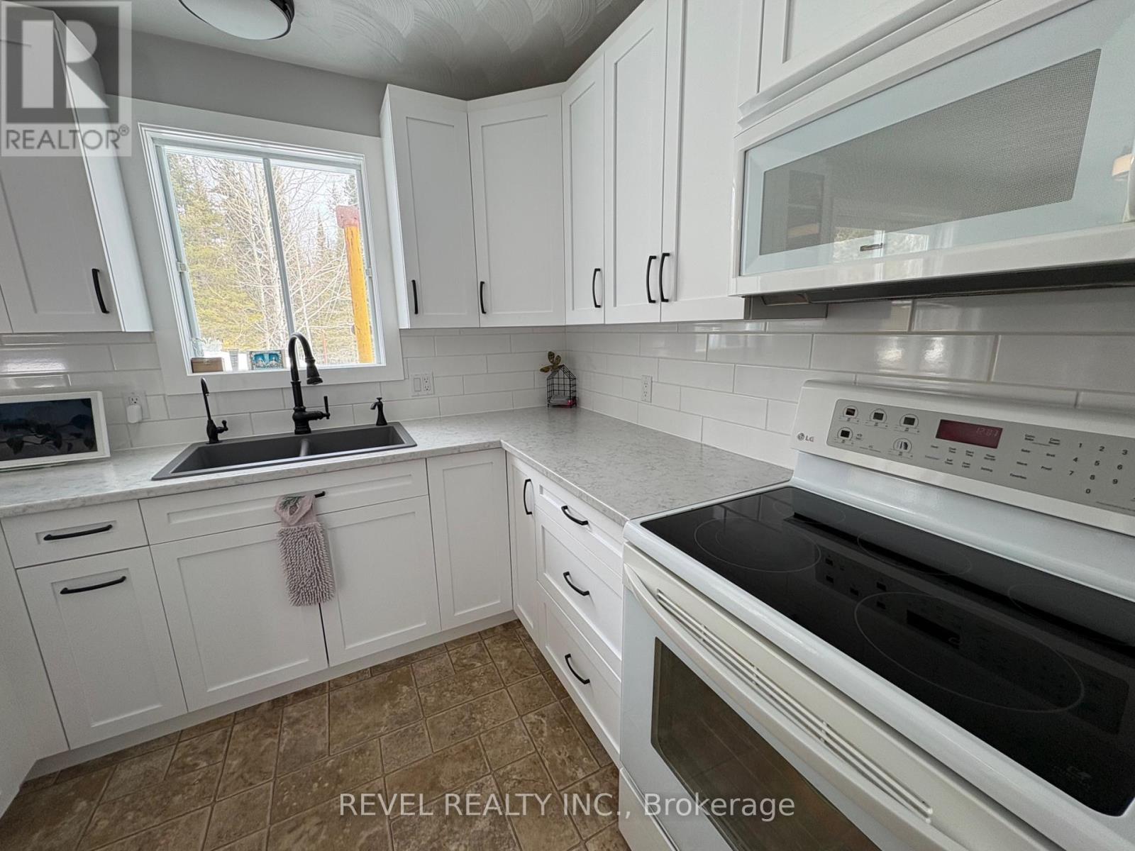 385 Nahma Road, Cochrane, Ontario  P0L 1C0 - Photo 7 - T13000344