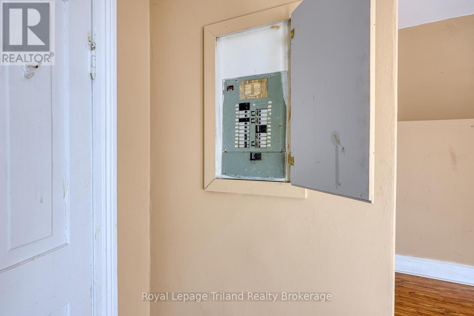 55 Oxford Street, Woodstock, Ontario N4S 6A4 - Photo 34 - X12996104