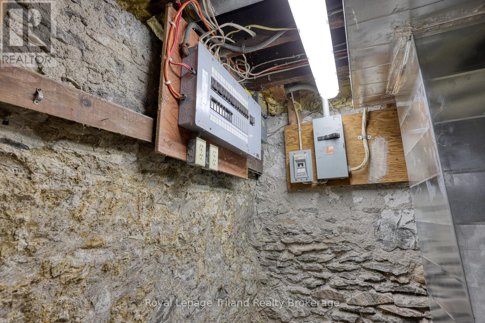 55 Oxford Street, Woodstock, Ontario N4S 6A4 - Photo 40 - X12996104