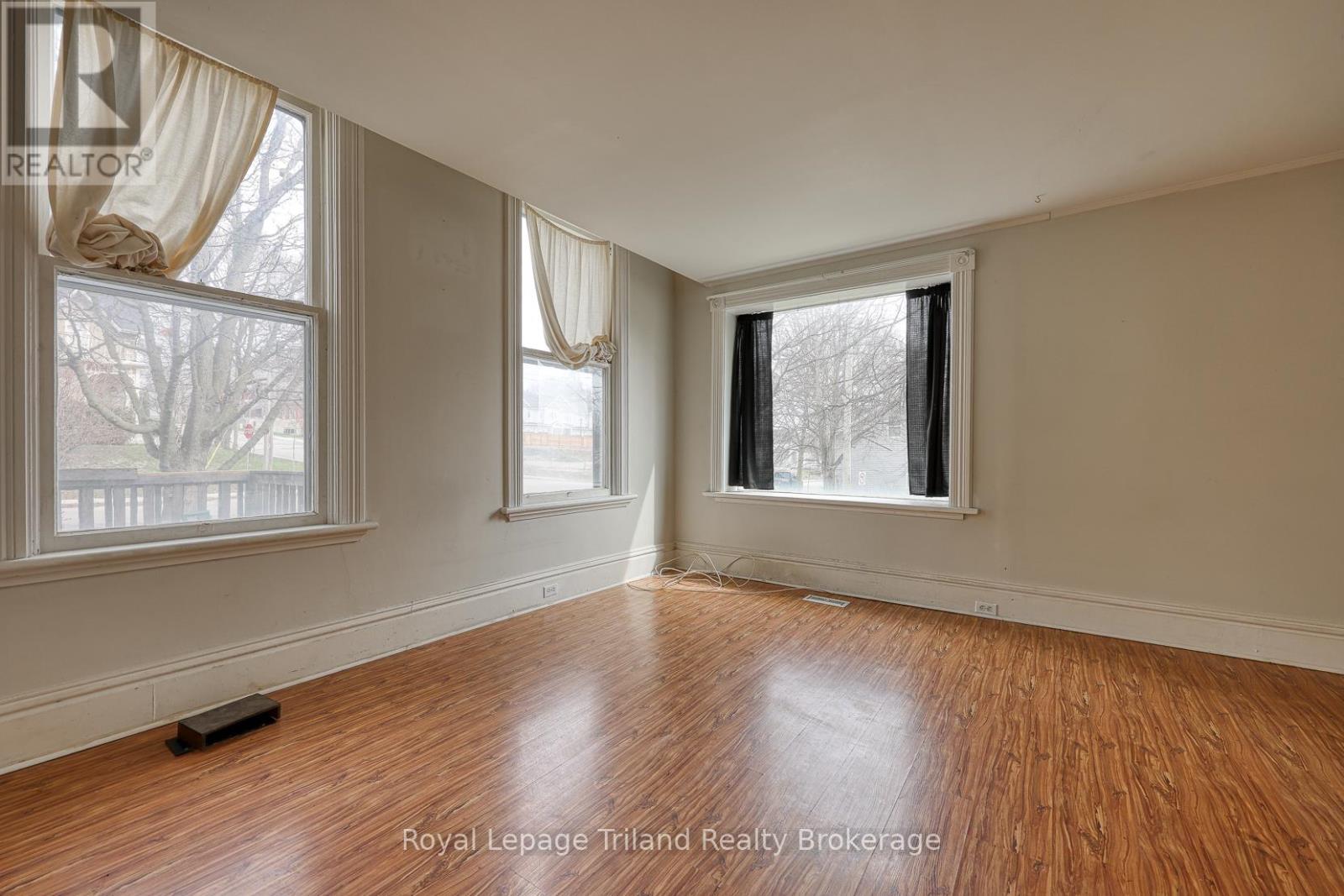 55 Oxford Street, Woodstock, Ontario N4S 6A4 - Photo 8 - X12996104