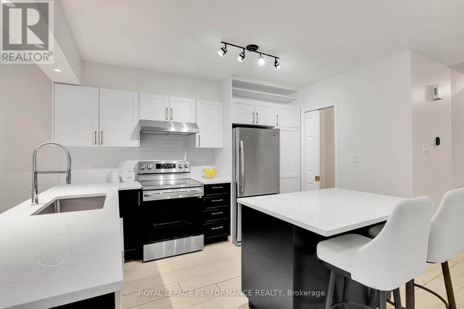 221 Desrosiers Street, Ottawa, Ontario  K1L 7T2 - Photo 8 - X13000220