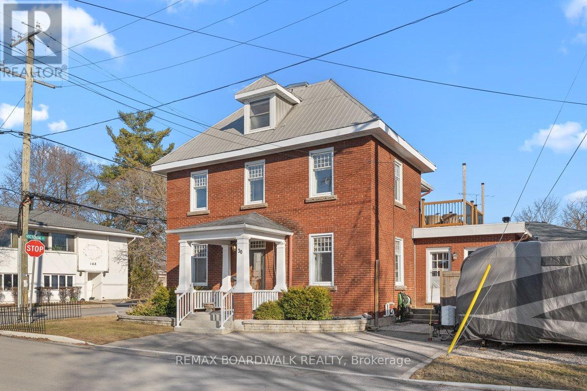 30 Emily Street, Carleton Place, Ontario  K7C 1S2 - Photo 2 - X13000276