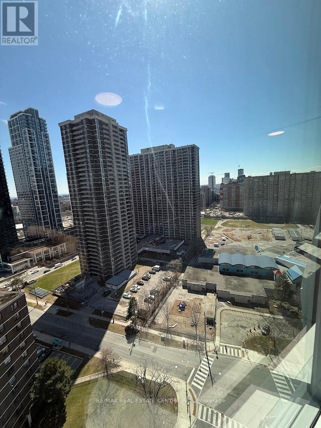 2004 - 60 Central Park Roadway Road, Toronto, Ontario  M9A 0E6 - Photo 10 - W12994030