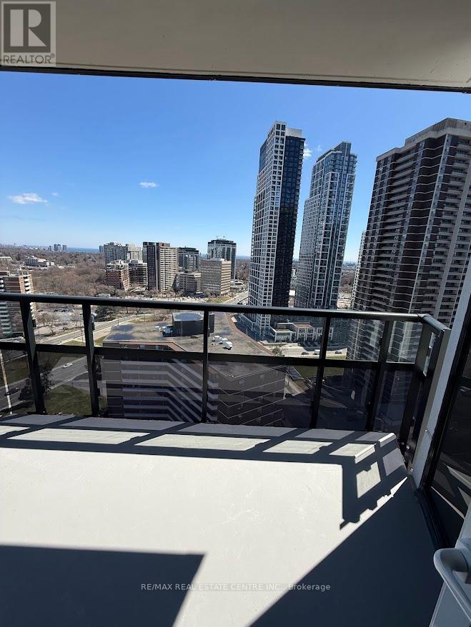 2004 - 60 Central Park Roadway Road, Toronto, Ontario  M9A 0E6 - Photo 12 - W12994030