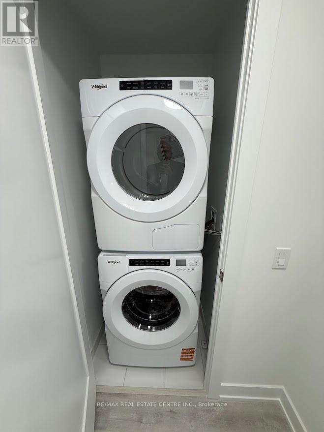 2004 - 60 Central Park Roadway Road, Toronto, Ontario  M9A 0E6 - Photo 15 - W12994030