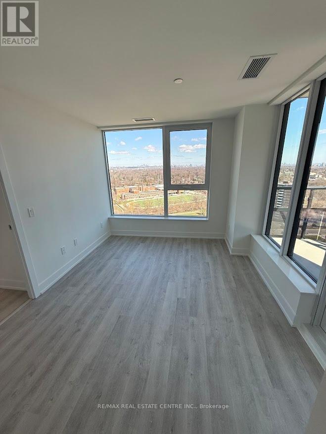 2004 - 60 Central Park Roadway Road, Toronto, Ontario  M9A 0E6 - Photo 17 - W12994030