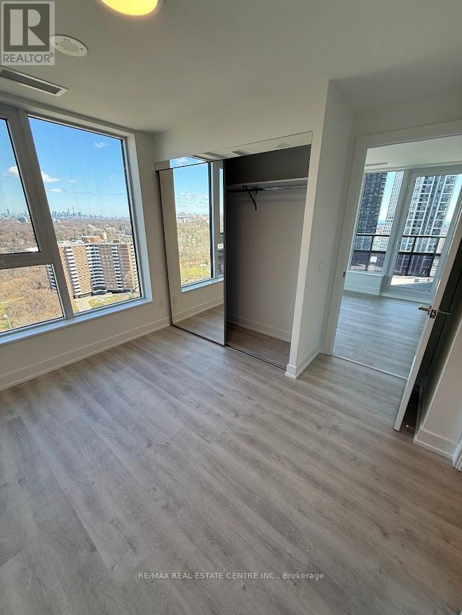 2004 - 60 Central Park Roadway Road, Toronto, Ontario  M9A 0E6 - Photo 19 - W12994030