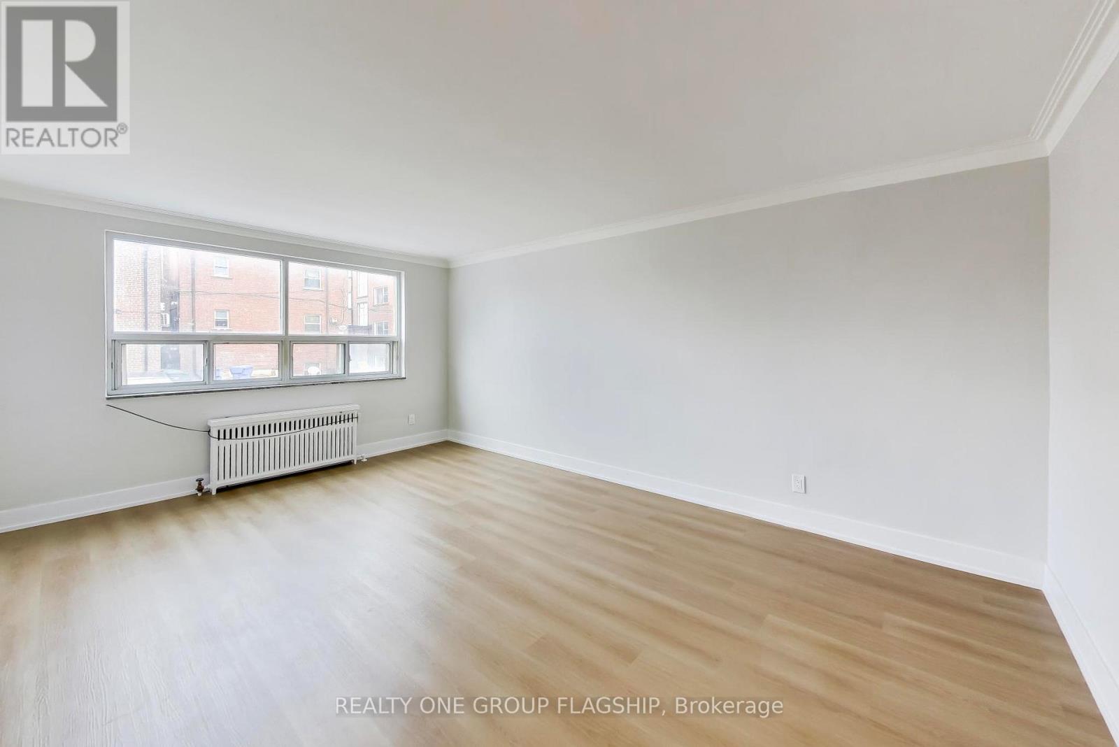 4 - 7 Elmwood Avenue S, Mississauga, Ontario  L5G 3J6 - Photo 4 - W12997104