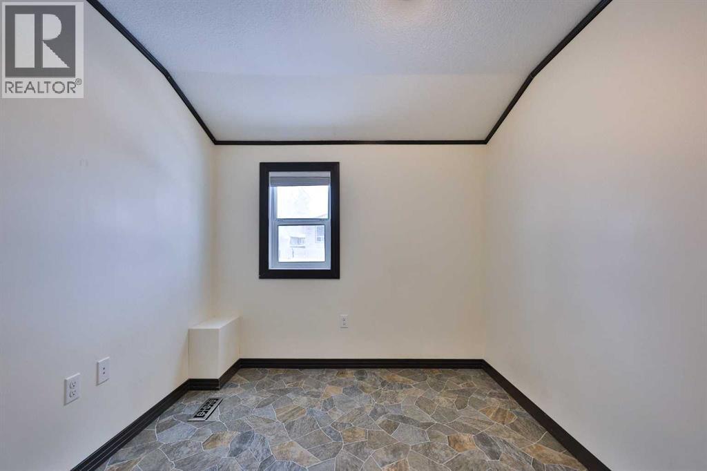 1817 1a Avenue  N, Lethbridge, Alberta  T1H 0A9 - Photo 18 - A2299545