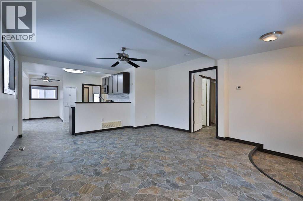 1817 1a Avenue  N, Lethbridge, Alberta  T1H 0A9 - Photo 5 - A2299545