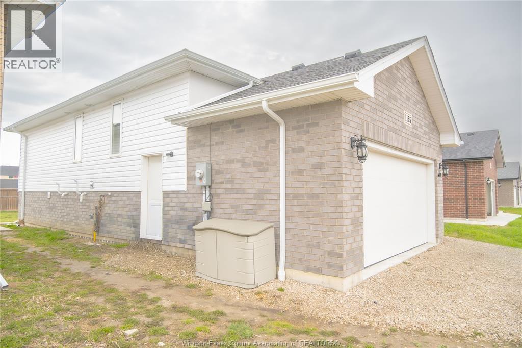 1155 Aspen Ridge Crescent, Lakeshore, Ontario  N0R 1A0 - Photo 2 - 26008194