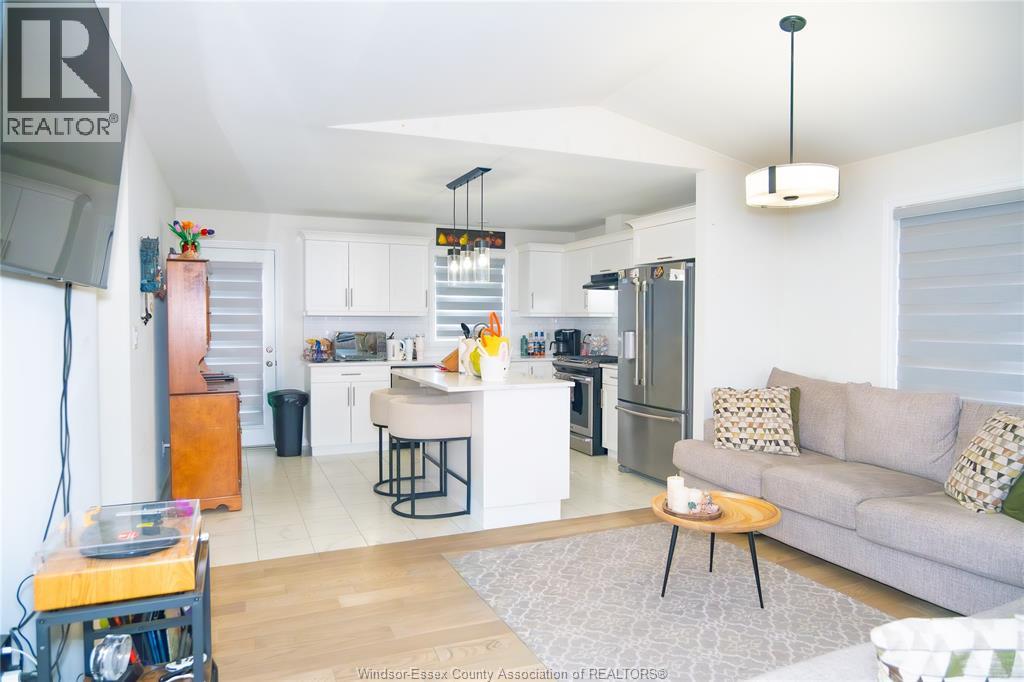 1155 Aspen Ridge Crescent, Lakeshore, Ontario  N0R 1A0 - Photo 4 - 26008194