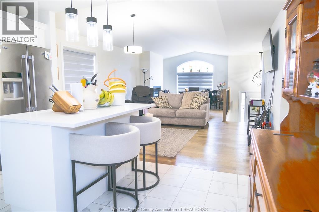 1155 Aspen Ridge Crescent, Lakeshore, Ontario  N0R 1A0 - Photo 6 - 26008194