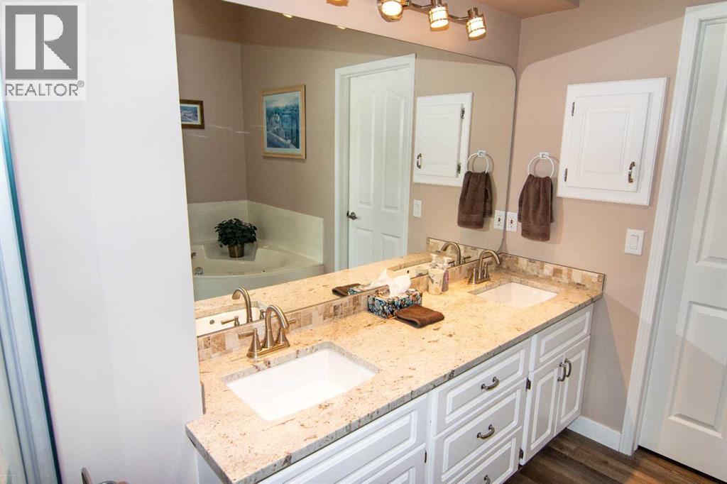 43 Valley Ridge Green NW, Calgary, Alberta  T3B 5L4 - Photo 33 - A2288000