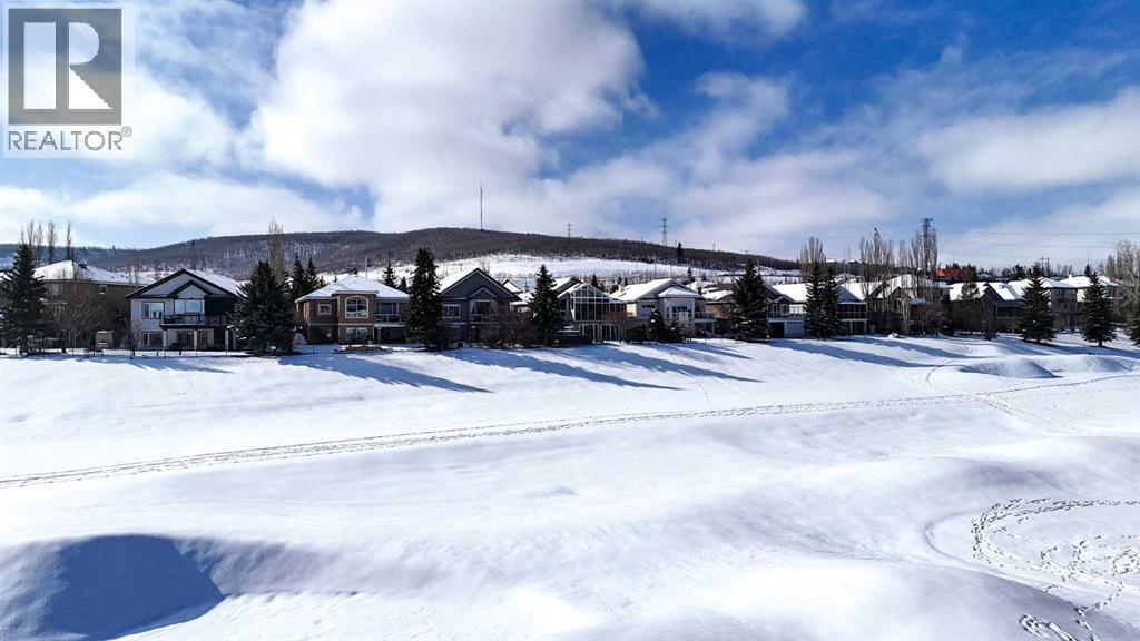 43 Valley Ridge Green NW, Calgary, Alberta  T3B 5L4 - Photo 16 - A2288000