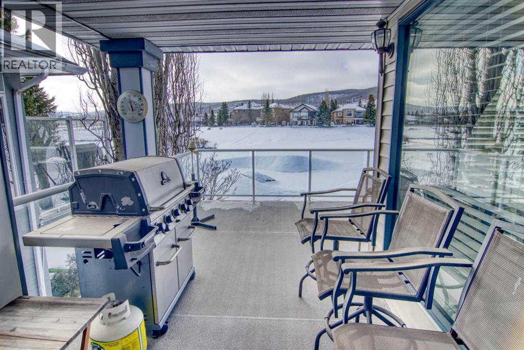 43 Valley Ridge Green NW, Calgary, Alberta  T3B 5L4 - Photo 7 - A2288000