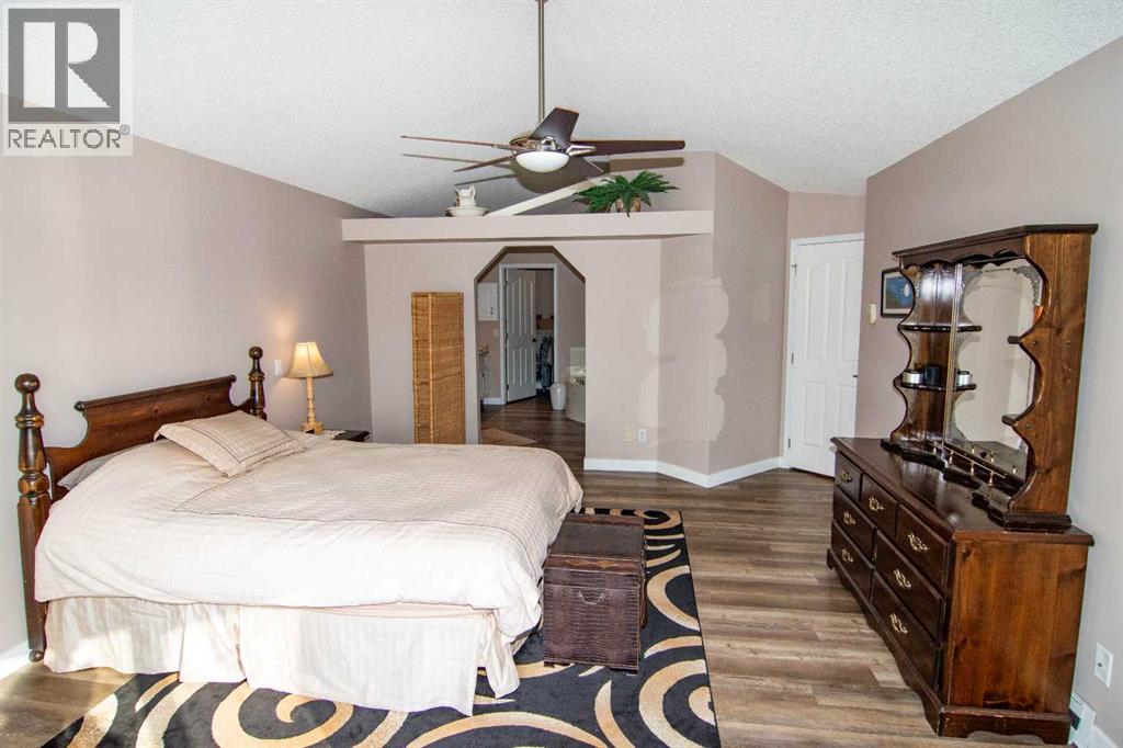 43 Valley Ridge Green NW, Calgary, Alberta  T3B 5L4 - Photo 29 - A2288000