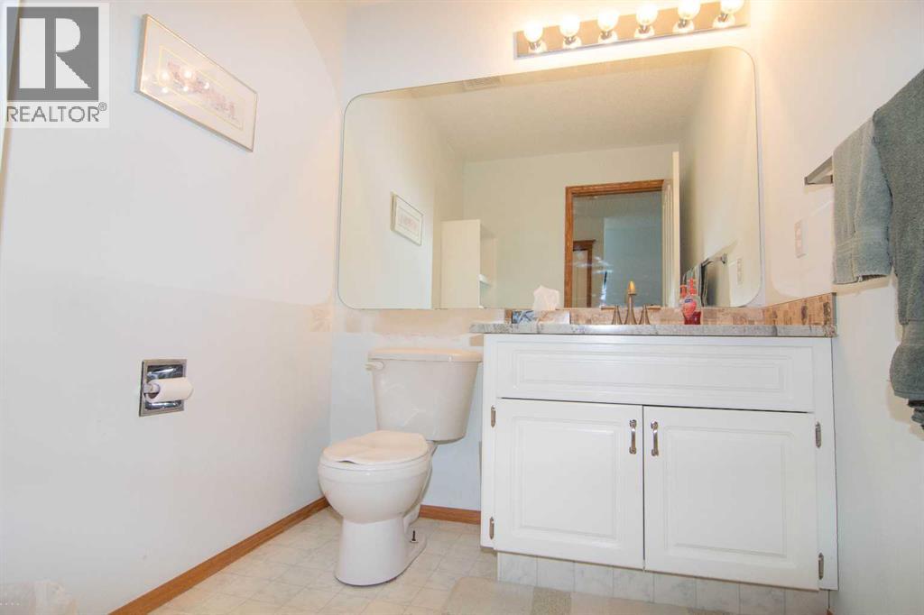 43 Valley Ridge Green NW, Calgary, Alberta  T3B 5L4 - Photo 45 - A2288000