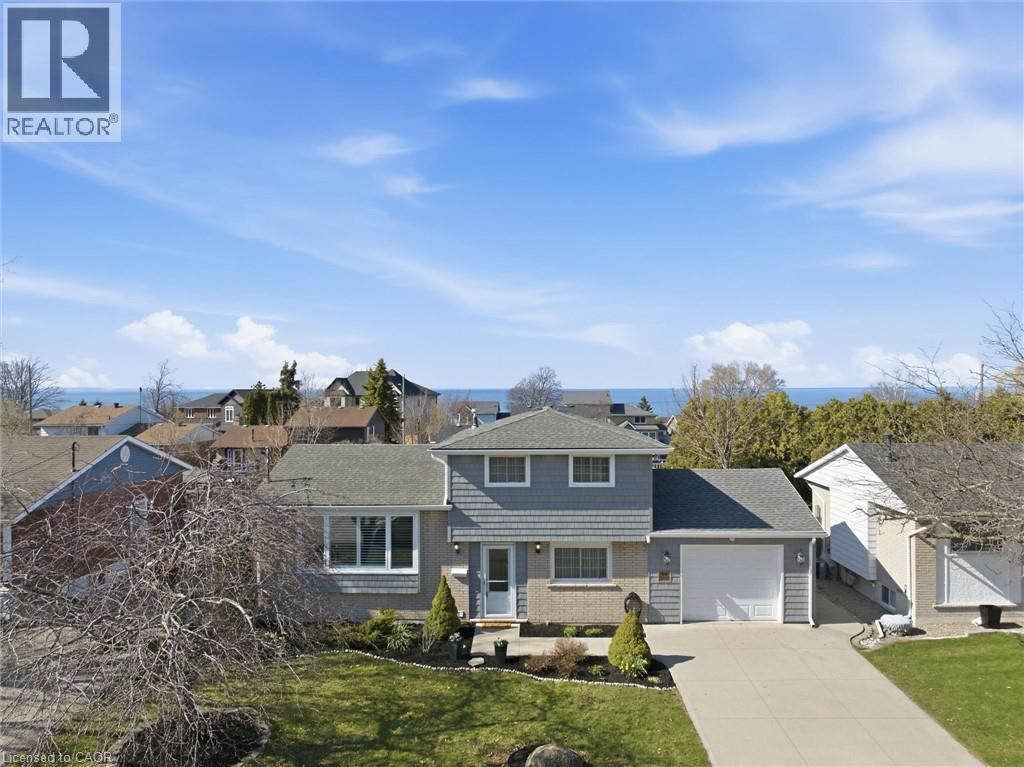 35 VIKING Drive, Grimsby, Ontario