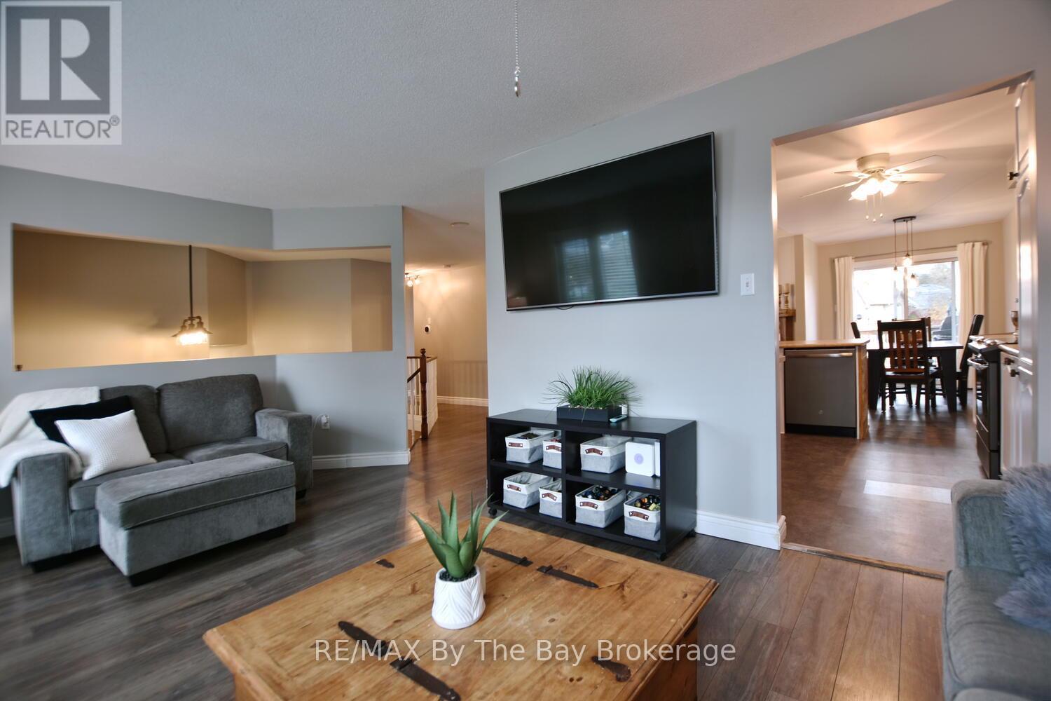 69 Caribou Trail, Wasaga Beach, Ontario  L9Z 1N3 - Photo 12 - S13000372