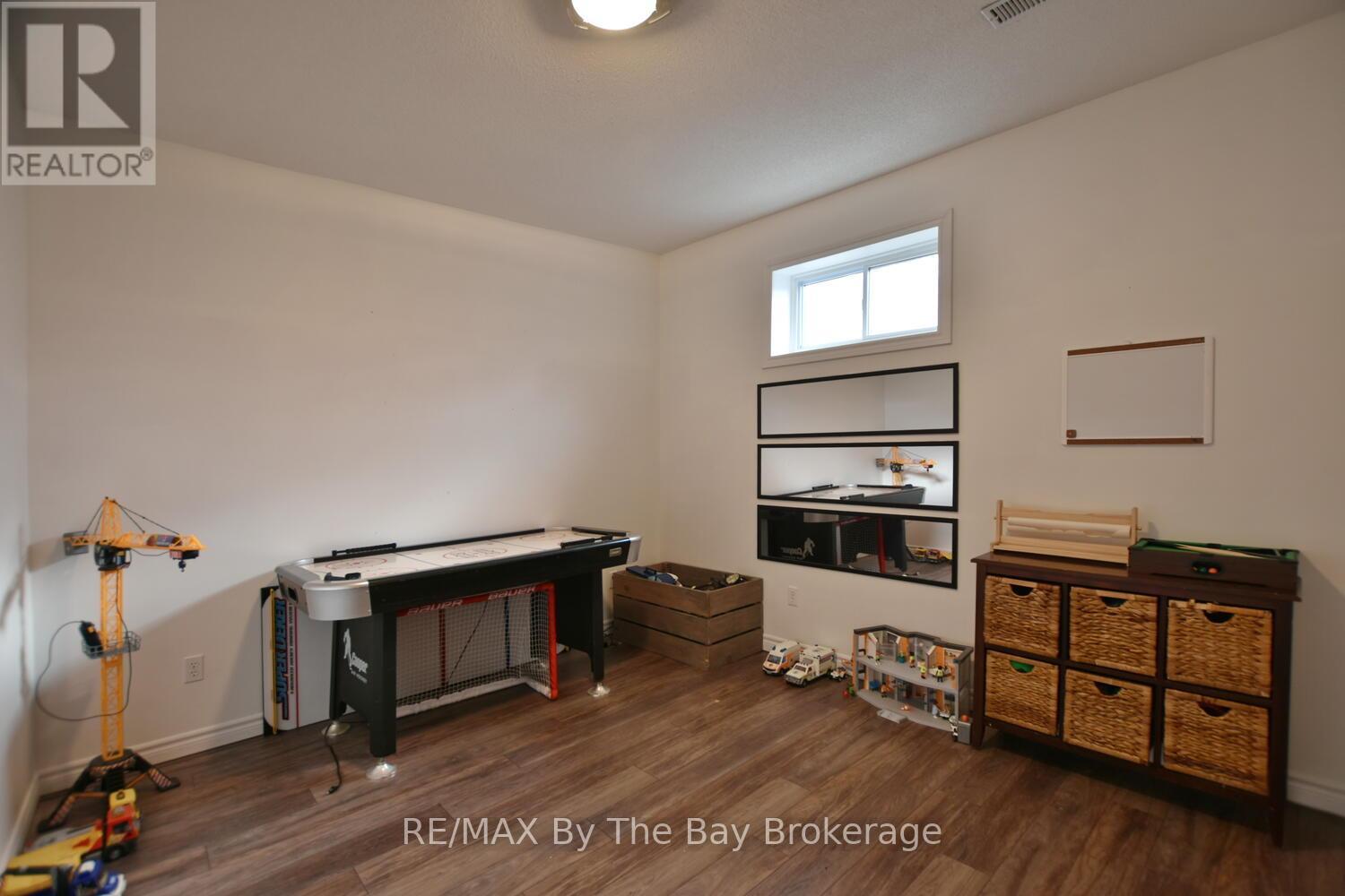 69 Caribou Trail, Wasaga Beach, Ontario  L9Z 1N3 - Photo 32 - S13000372