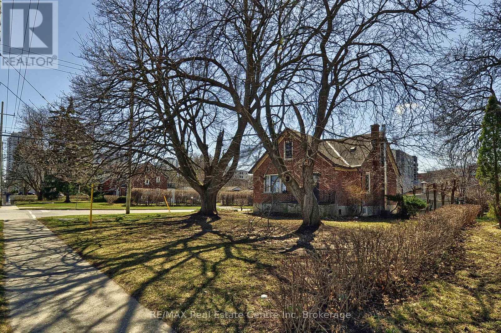 285 Albert Street W, Waterloo, Ontario  N2L 3T9 - Photo 4 - X13000362