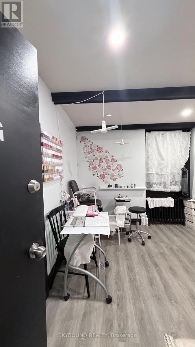 543a College Street, Toronto, Ontario  M6G 1A9 - Photo 17 - C12744024