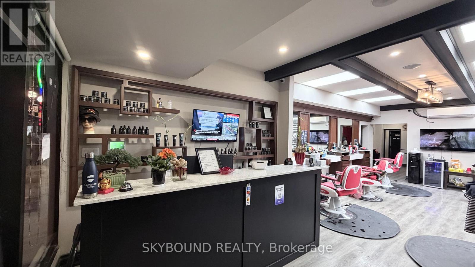 543a College Street, Toronto, Ontario  M6G 1A9 - Photo 2 - C12744024