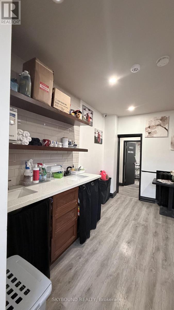 543a College Street, Toronto, Ontario  M6G 1A9 - Photo 9 - C12744024