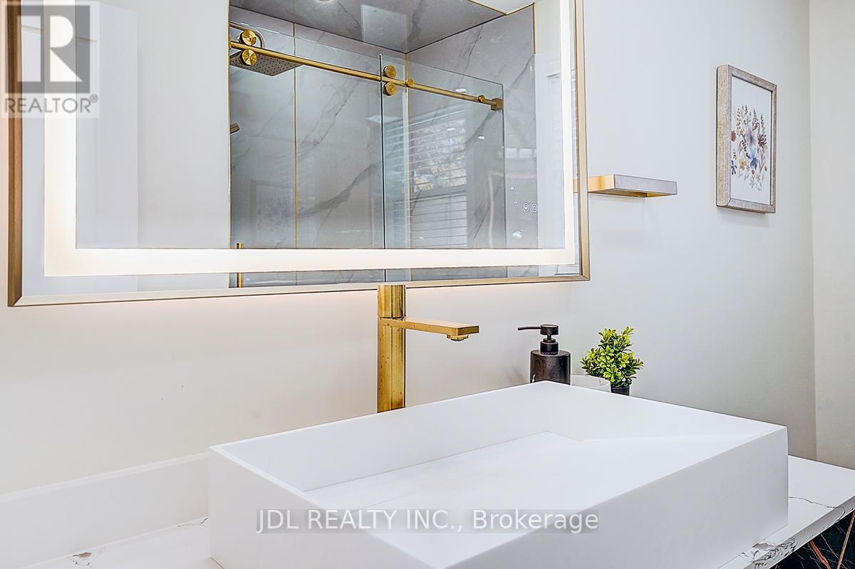 15 Crossburn Drive, Toronto, Ontario  M3B 2Z3 - Photo 33 - C13000366