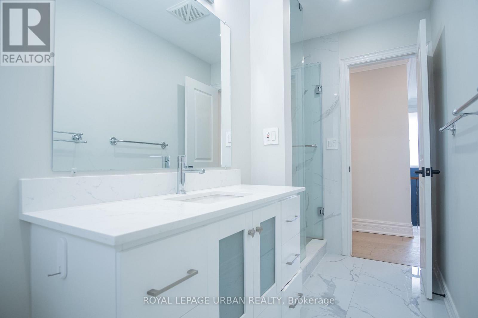 9 Page Avenue, Toronto, Ontario  M2K 2B3 - Photo 14 - C13000394