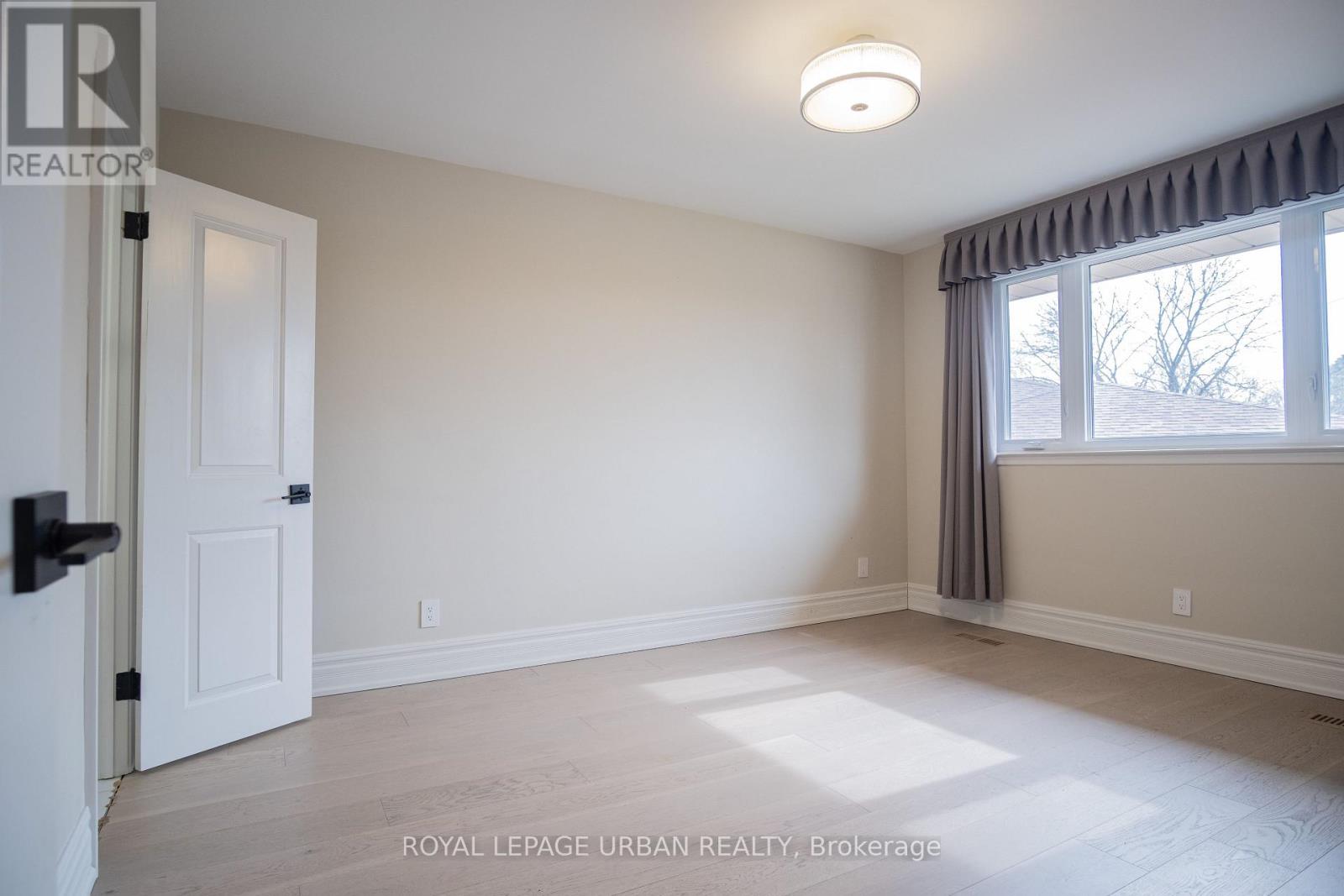 9 Page Avenue, Toronto, Ontario  M2K 2B3 - Photo 15 - C13000394