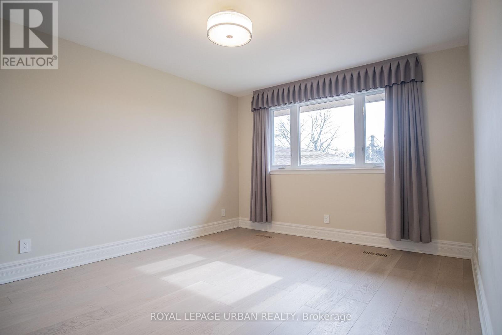 9 Page Avenue, Toronto, Ontario  M2K 2B3 - Photo 16 - C13000394