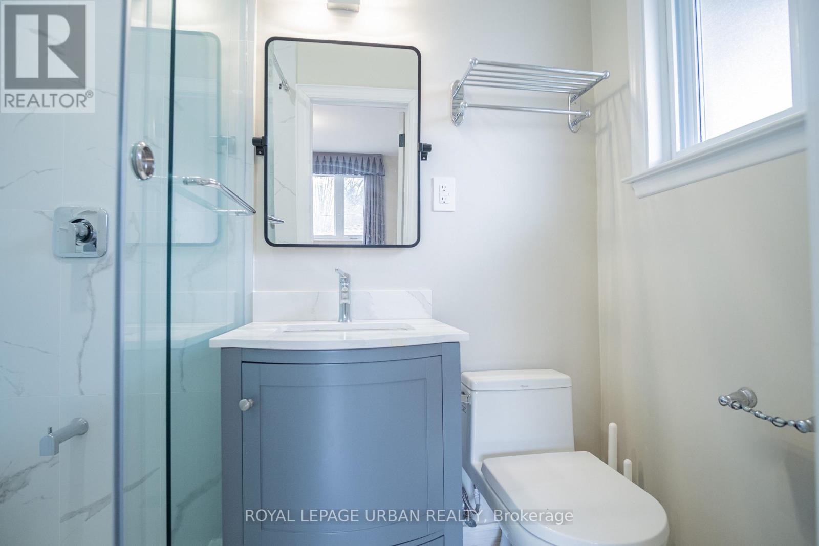 9 Page Avenue, Toronto, Ontario  M2K 2B3 - Photo 18 - C13000394