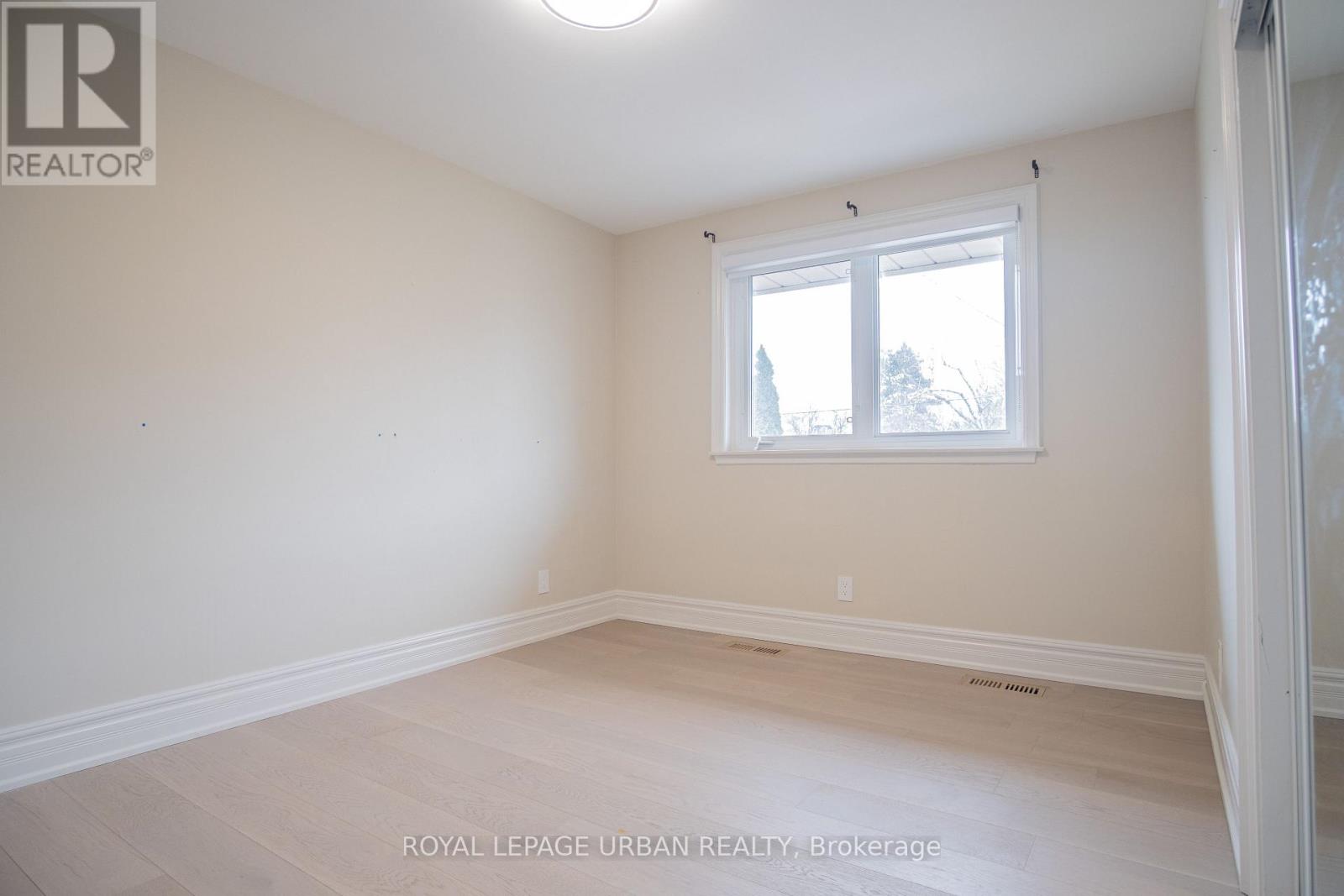 9 Page Avenue, Toronto, Ontario  M2K 2B3 - Photo 20 - C13000394