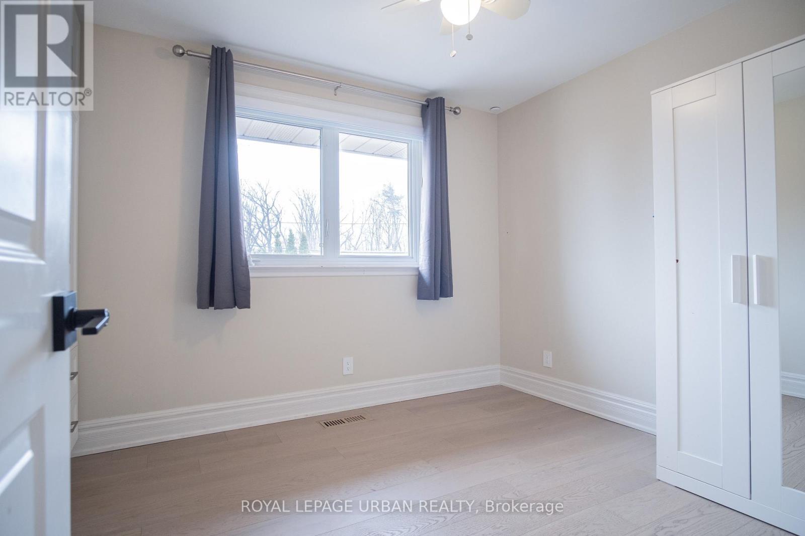 9 Page Avenue, Toronto, Ontario  M2K 2B3 - Photo 22 - C13000394