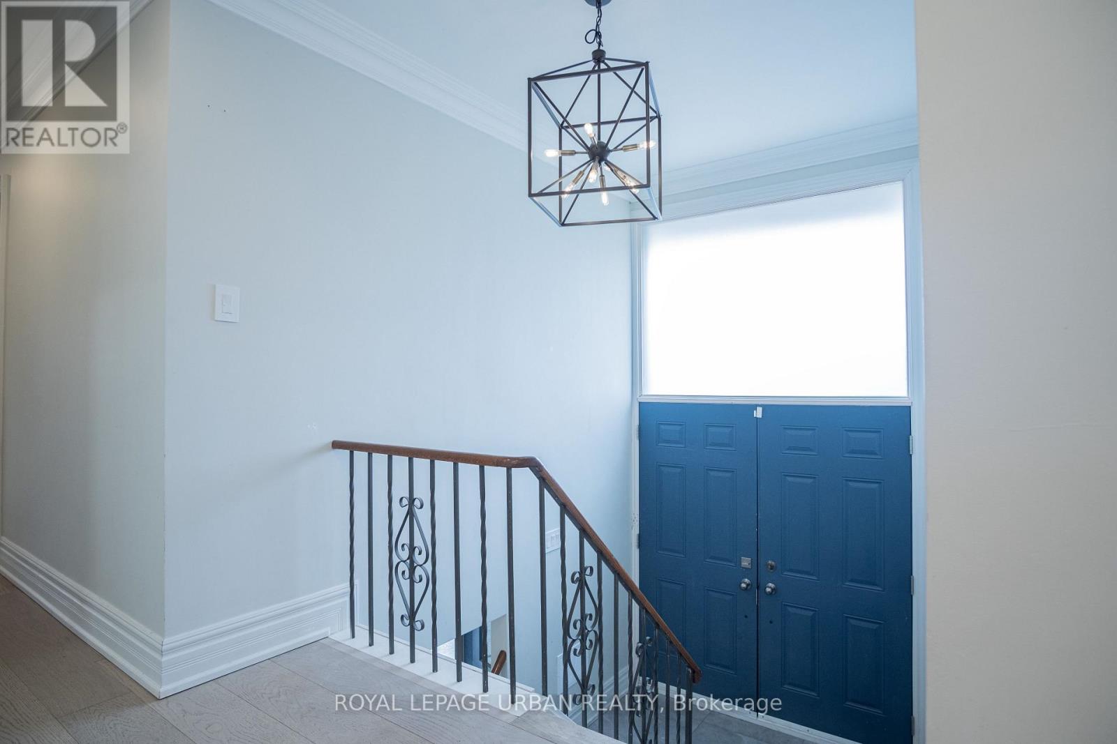 9 Page Avenue, Toronto, Ontario  M2K 2B3 - Photo 3 - C13000394