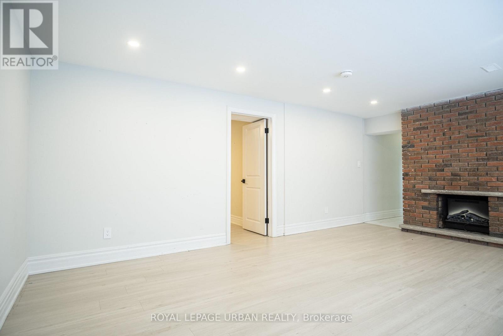 9 Page Avenue, Toronto, Ontario  M2K 2B3 - Photo 30 - C13000394