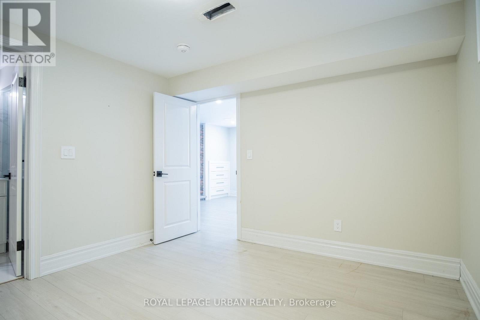 9 Page Avenue, Toronto, Ontario  M2K 2B3 - Photo 31 - C13000394