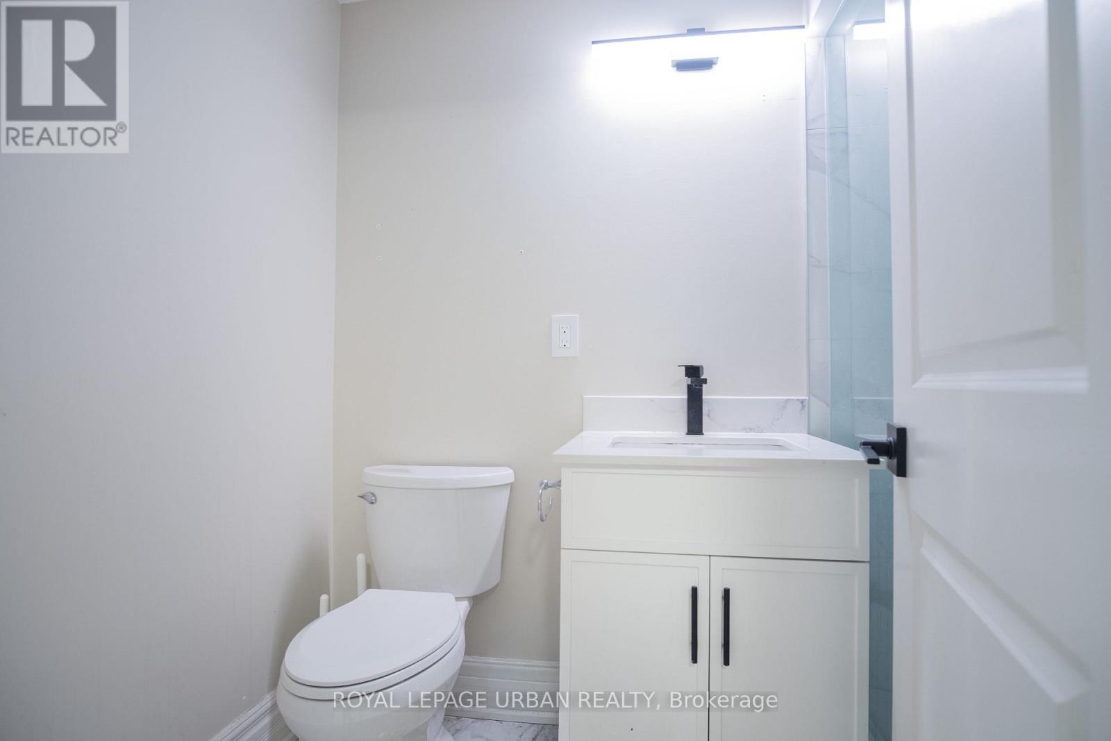 9 Page Avenue, Toronto, Ontario  M2K 2B3 - Photo 33 - C13000394