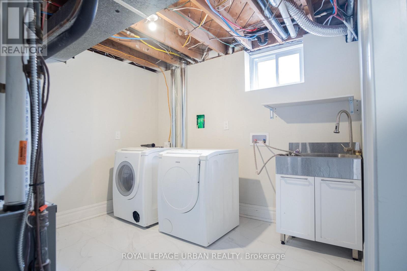 9 Page Avenue, Toronto, Ontario  M2K 2B3 - Photo 35 - C13000394