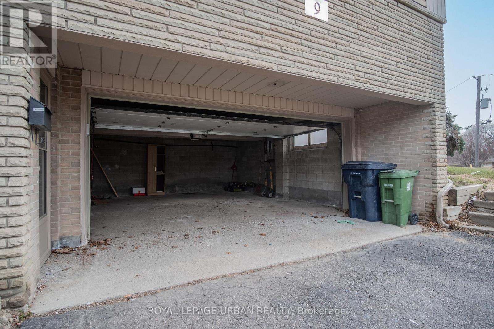 9 Page Avenue, Toronto, Ontario  M2K 2B3 - Photo 39 - C13000394