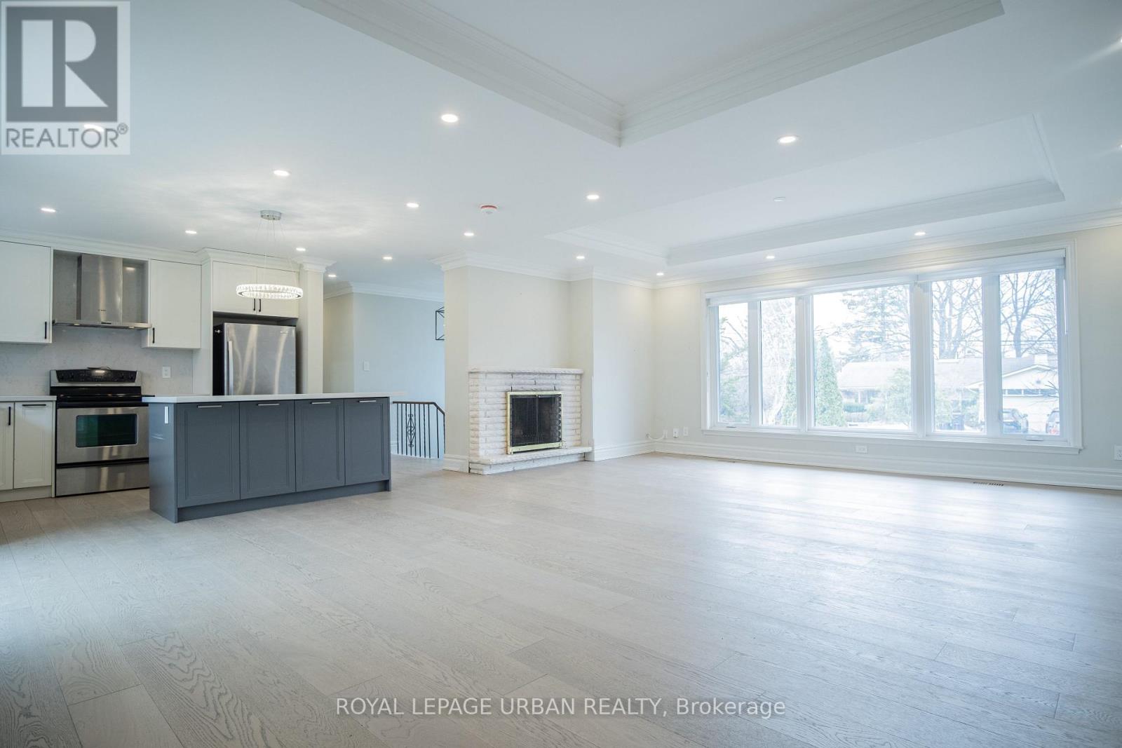 9 Page Avenue, Toronto, Ontario  M2K 2B3 - Photo 8 - C13000394