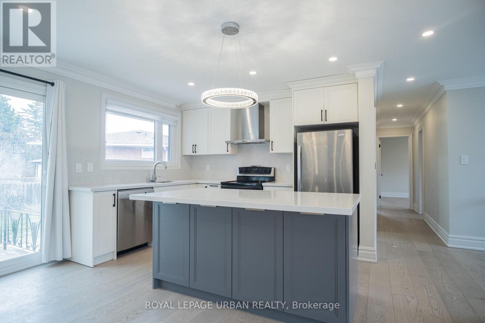 9 Page Avenue, Toronto, Ontario  M2K 2B3 - Photo 9 - C13000394