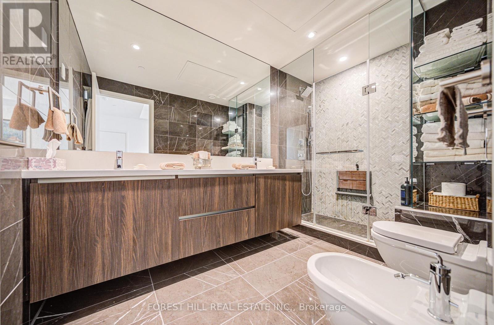 204 - 151 Avenue Road, Toronto, Ontario  M5R 0B8 - Photo 12 - C13000396