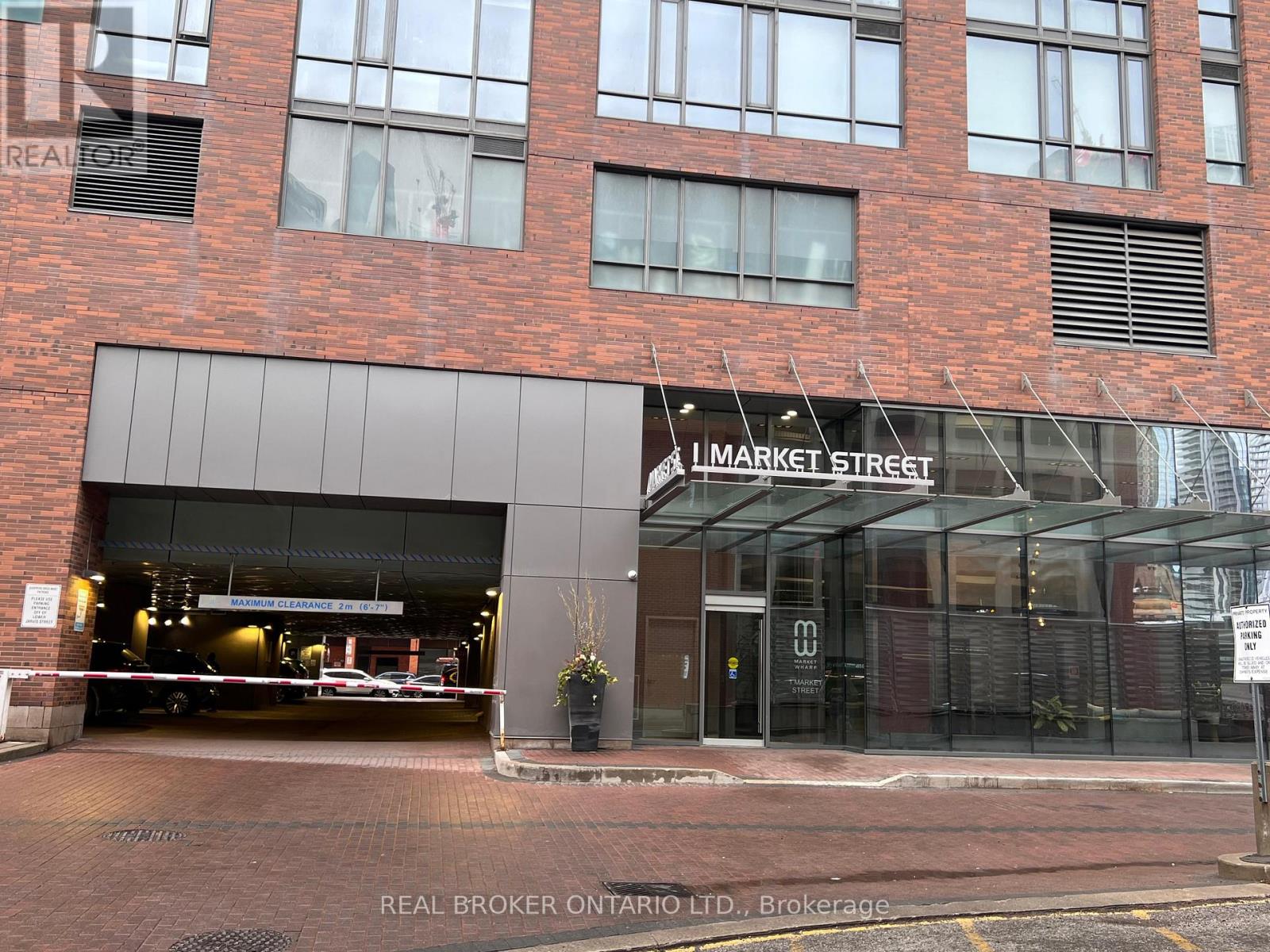 1 Market Street, Toronto, Ontario  M5E 0A2 - Photo 2 - C13000412