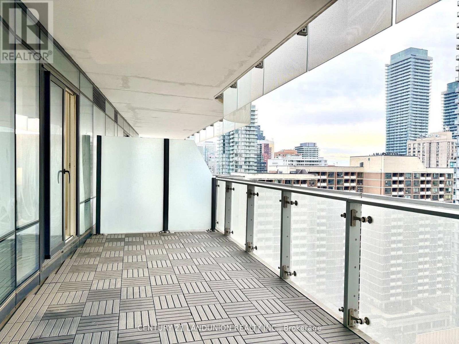 1508 - 1 Bloor Street E, Toronto, Ontario  M4W 0A8 - Photo 27 - C13000448